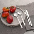big_nowoczesne-sztucce-do-salatki-Invicta.webp